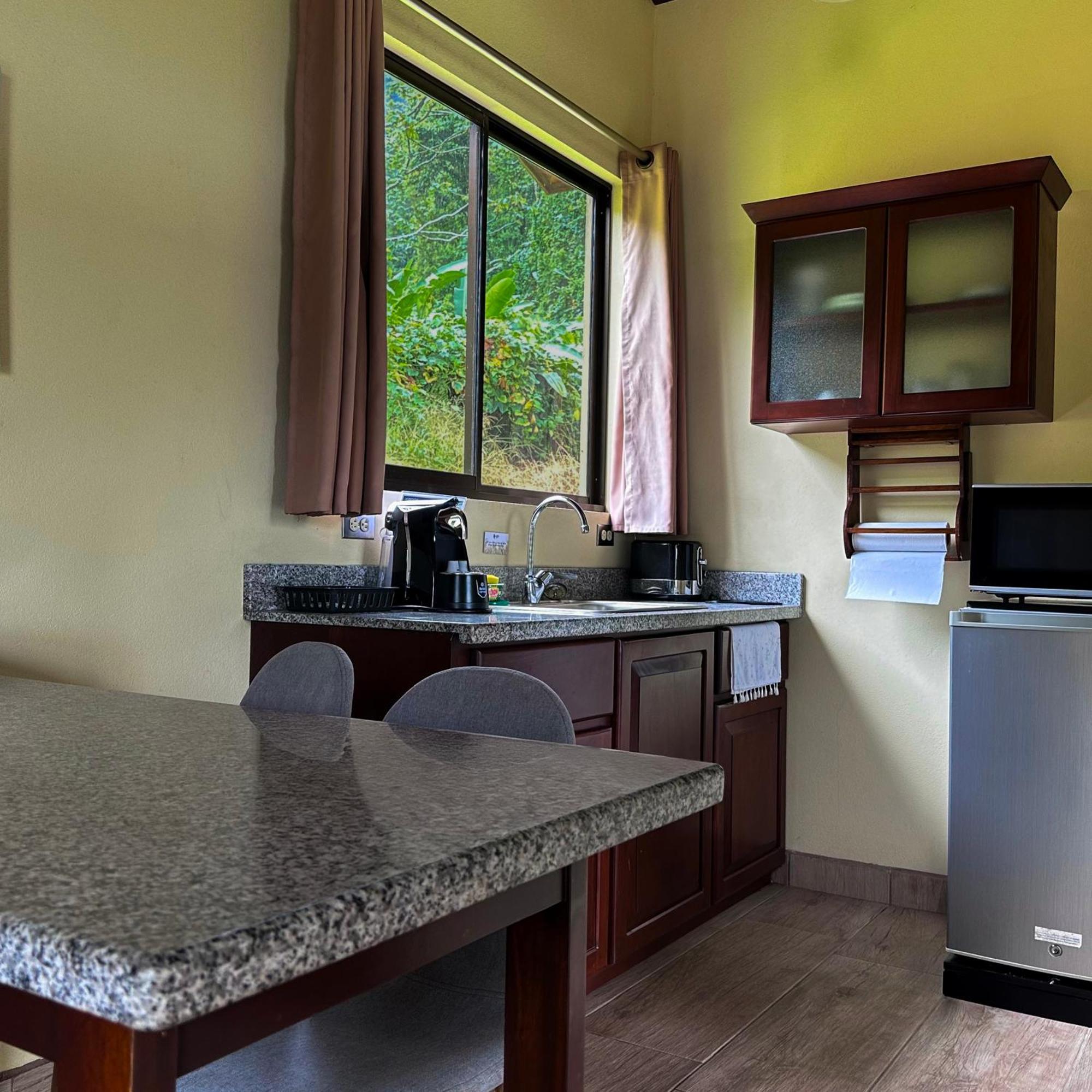 Arenal Roca Suites La Fortuna Exteriör bild